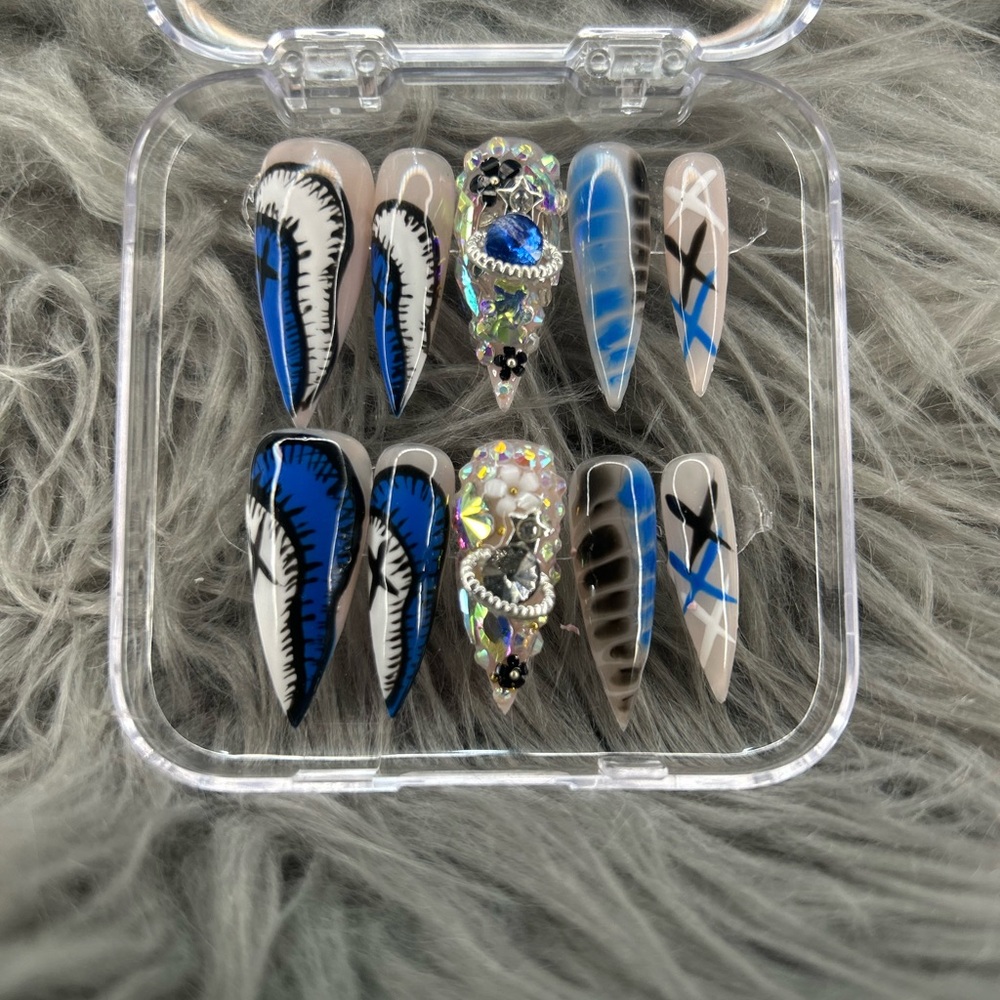 Reusable custom press ons🩷